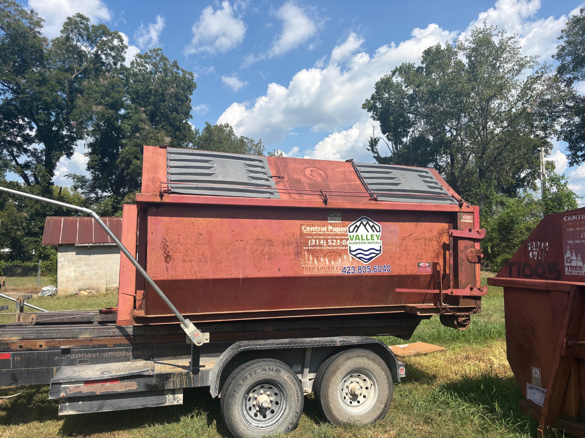 Valley Dumpster Rentals 15-yard closed-top dumpster